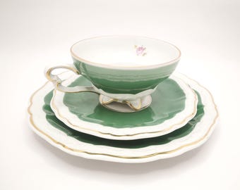 Juego de té de porcelana vintage Lichte: trío de tazas de té verde esmeralda con detalles dorados.