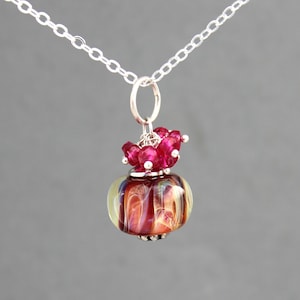 Halsband i sterlingsilver, rosa lampwork-halsband, rubinhalsband