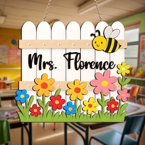 Personalized Teacher Door Sign – Wooden Classroom Decor with Bee & Flowers, Custom Teacher Gift for Back to School