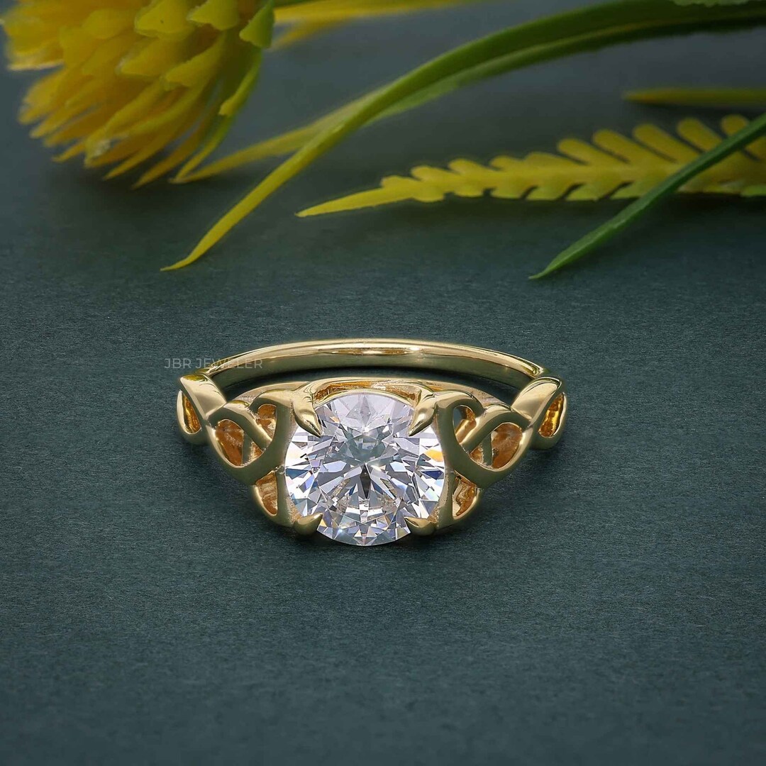 Celtic Style Round Engagement Ring, Vintage Solitaire Ring in 14k Solid ...