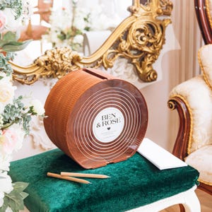Boîte souvenir de mariage en bois avec détails acryliques personnalisés - Boîte souvenir élégante pour cartes et lettres