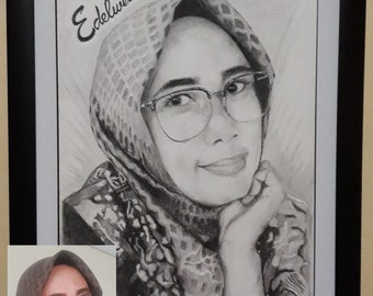 Realistic custom pencil portrait from photo, personalized hand drawn portrait with graphite pencil