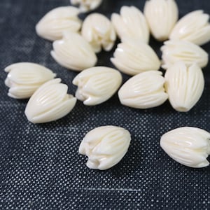 Ivory Pikake Beads 8mm, 10mm OR 12mm - 12 Beads - Hawaiian Style Flower Bud , Creamy White Shell, Carved Composite Resin Coral, Bellflower