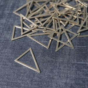 17x23mm Long Triangle Link Charms - Raw Brass - 36pcs - Triangle Connector, Brass Triangle, Triangle Link, Triangle Ring