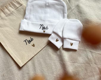 Personalized baby hat and gloves