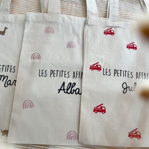 Sac rentrée scolaire personnalisé au prénom de l’enfant, pour rechanges, doudous, chaussons. Sac de changes pour la maternité et la crèche