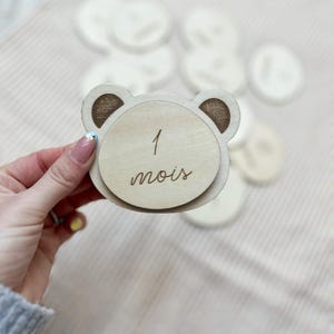 Cartes étapes bébé en bois, tête d'ourson personnalisable