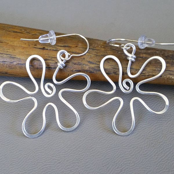 Retro Flower Sterling Silver Earrings, Daisy Flower Earrings, Mothers Gift for Teen Girl
