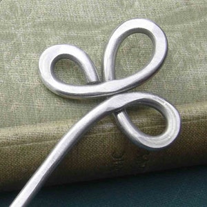 Trinity Clover Loops Aluminum Hair Stick, Shawl Pin, Beauty Gift, Bun Holder, Hair Pick Pin, Metal Hair Stick, Women, Long Hair Accessory