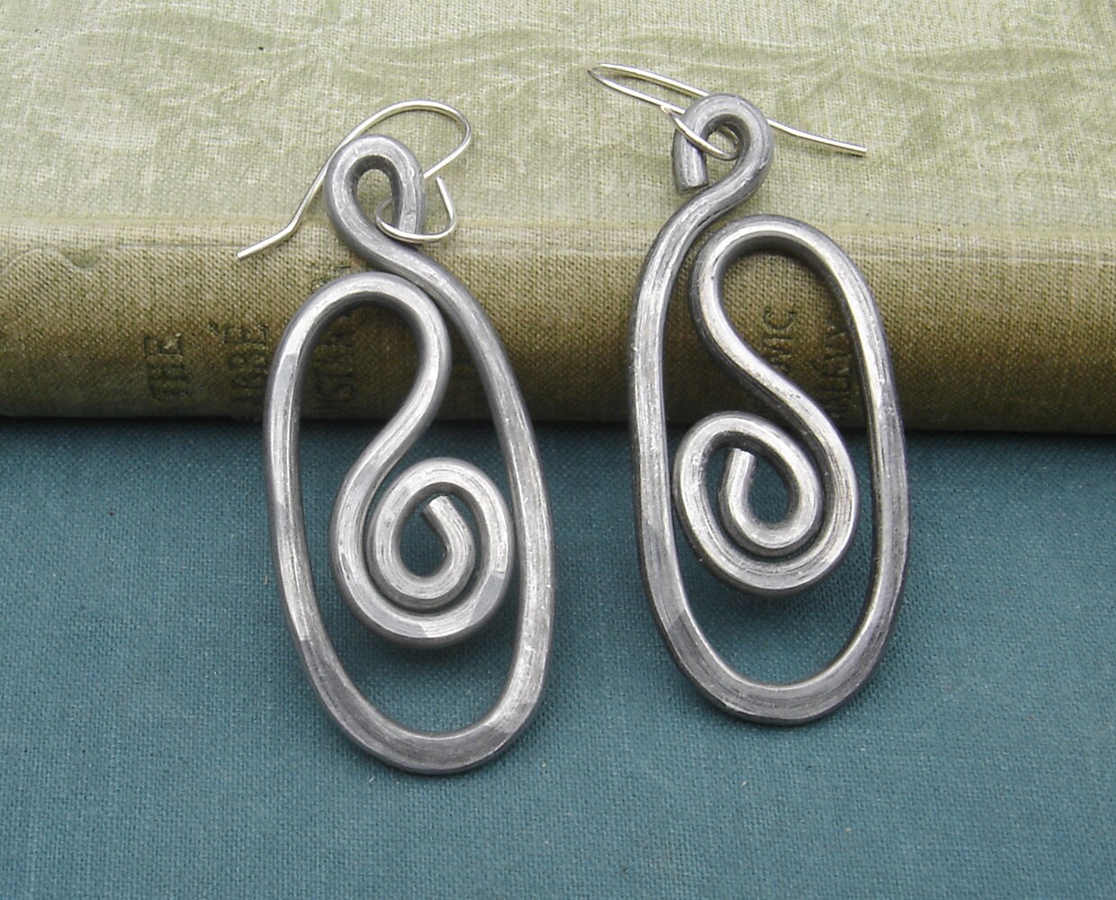 Large Oval Explosion Earrings main image 0