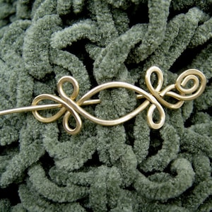 Little Brass Celtic Shawl Pin, Double Crossed Loops Scarf Pin, Sweater Clip Brooch, Lace Shawl Pin, Knitting Accessories, Gift for Women