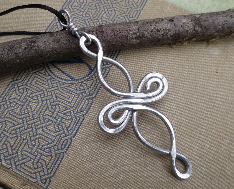 крест из проволоки