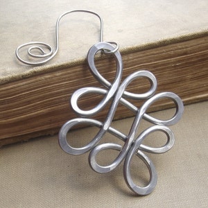 Looping Crossed Knots Celtic Christmas Ornament, Christmas Gift, Hanging Irish Decoration image 3