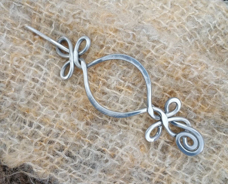 Large Celtic Hair Slide With Stick, Open Eye With Twist Aluminum Hair Pin, Hair Barrette, Hammered Metal Shawl Pin, Long Hair Clip image 2
