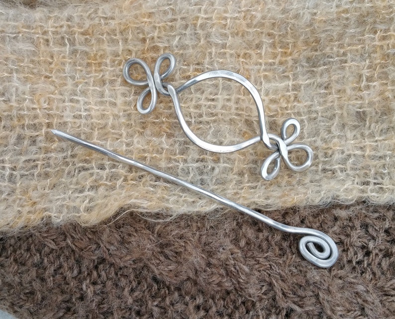 Large Celtic Hair Slide With Stick, Open Eye With Twist Aluminum Hair Pin, Hair Barrette, Hammered Metal Shawl Pin, Long Hair Clip image 4