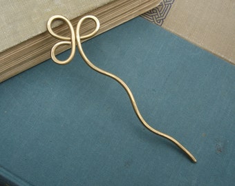 Wavy Trinity Clover Loops Brass Hair Stick, Shawl Pin, Scarf Pin, Hair Accessory, Long Hair Toy Bun Holder, Gift for Women Metal Shawl Stick