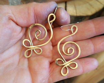 Celtic Spiral Brass Earrings, Celtic Jewelry, Women Celtic Earring Gift for Her, Mother Dangle Earrings, Hammered Jewellery Stocking Stuffer