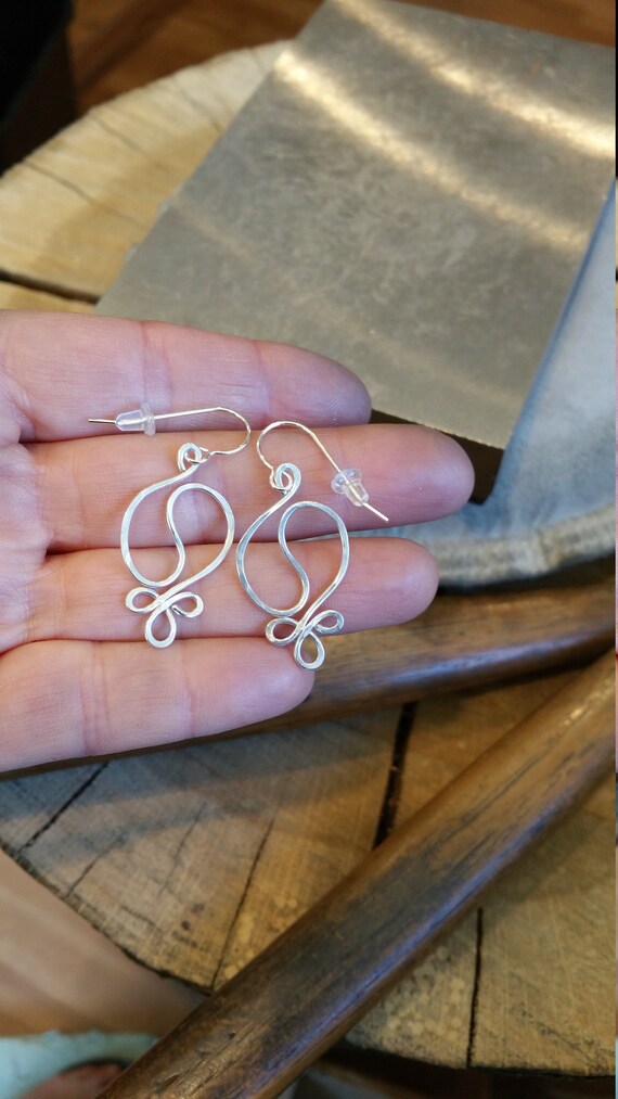 陰陽 ダングルイヤリング 陰陽 ダングルイヤリング