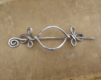 Grande barrette celtique avec bâton, oeil ouvert avec épingle à cheveux torsadée en aluminium, barrette à cheveux, épingle à châle en métal martelé, pince à cheveux longs