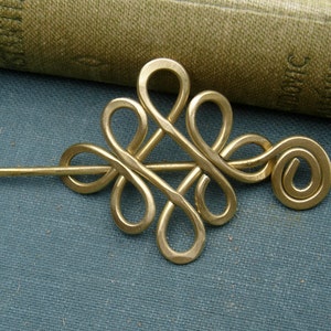 Little Looping Celtic Crossed Knots Brass Shawl Pin, Sweater Brooch, Celtic Knot Jewelry Lace Shawl Pin, Knitters Gift