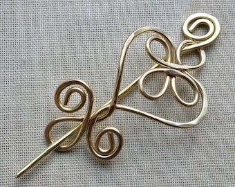 Heart Celtic Shawl Pin, Brass Scarf Pin, Sweater Clip Brooch, Knitters Gift for Her Celtic Jewelry, Women Knitting Accessories, Heart Pin