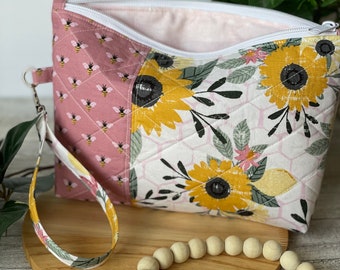 bee and sunflower zippered bag | small project bag | crochet project bag | notion bag | accessories bag | cosmetics bag