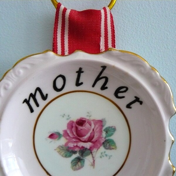 MATURE Mofo medallion