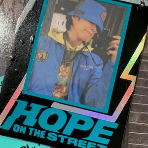 BTS J-hope Hope On The Street verzierter Toploader | K-Pop | Fotokartenhalter |