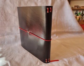 Large format watercolor notebook, refillable and customizable in rigid black leather