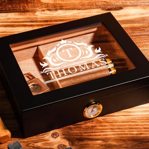 Regalo personalizzato per uomo con umidificatore per sigari, scatola per sigari personalizzata, regalo per lui, regali per lo sposo, regalo per fidanzato, regalo per marito, regalo per la festa del papà