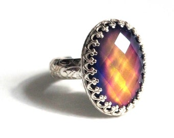 Classic Crown Faceted Mood Ring in Sterling Silver Floral Band with Color Changing Stone