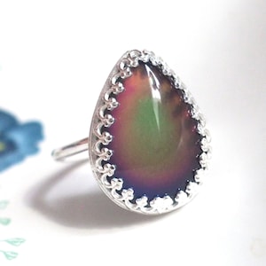 Classic Teardrop Mood Ring in Sterling Silver with Color Changing Stone