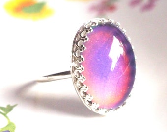 Classic Crown Mood Ring in Sterling Silver with Color Changing Stone