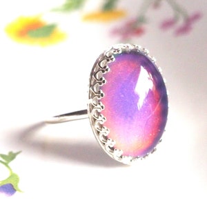 Classic Crown Mood Ring in Sterling Silver with Color Changing Stone
