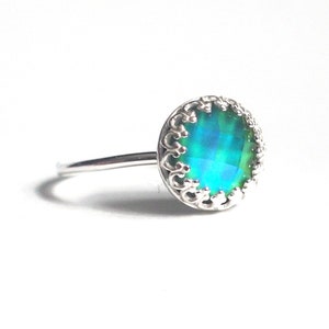 Medium Faceted Mood Ring with Color Changing Stone in Sterling Silver