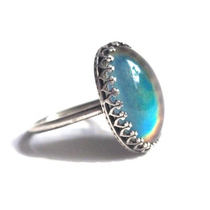 Classic Crown Mood Ring in Antiqued Sterling Silver with Color Changing Stone image 2