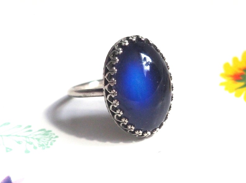 Classic Crown Mood Ring in Antiqued Sterling Silver with Color Changing Stone image 1