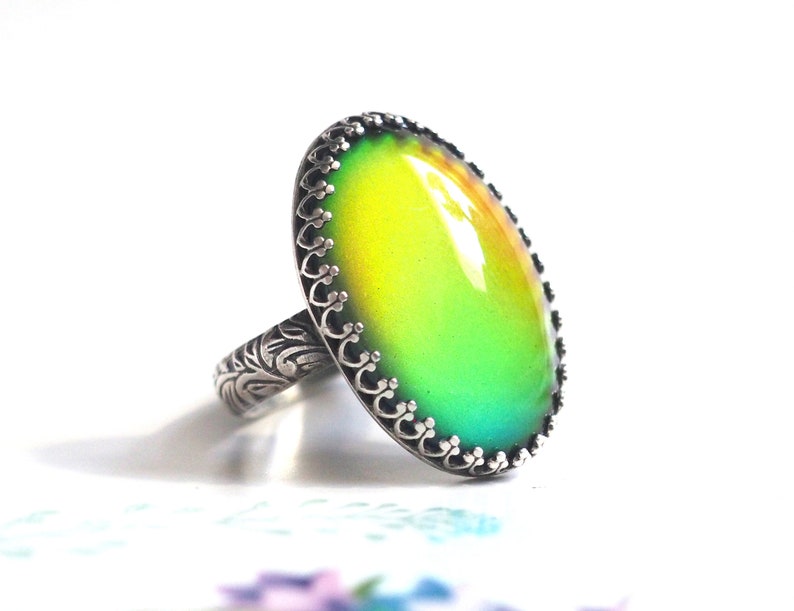 Cocktail Mood Ring with Floral Band in Antiqued Sterling Silver image 6