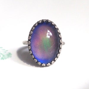 Classic Crown Mood Ring in Antiqued Sterling Silver with Color Changing Stone image 4