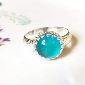 Mood Ring with Floral Band, in Sterling Silver, Medium Round with Color Changing Stone