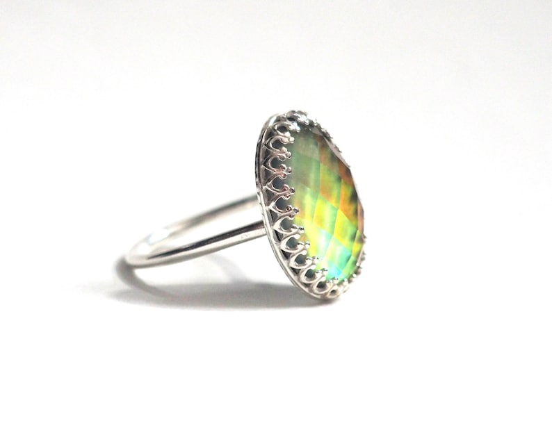 Classic Crown Faceted Mood Ring in Sterling Silver with Color Changing Stone image 8