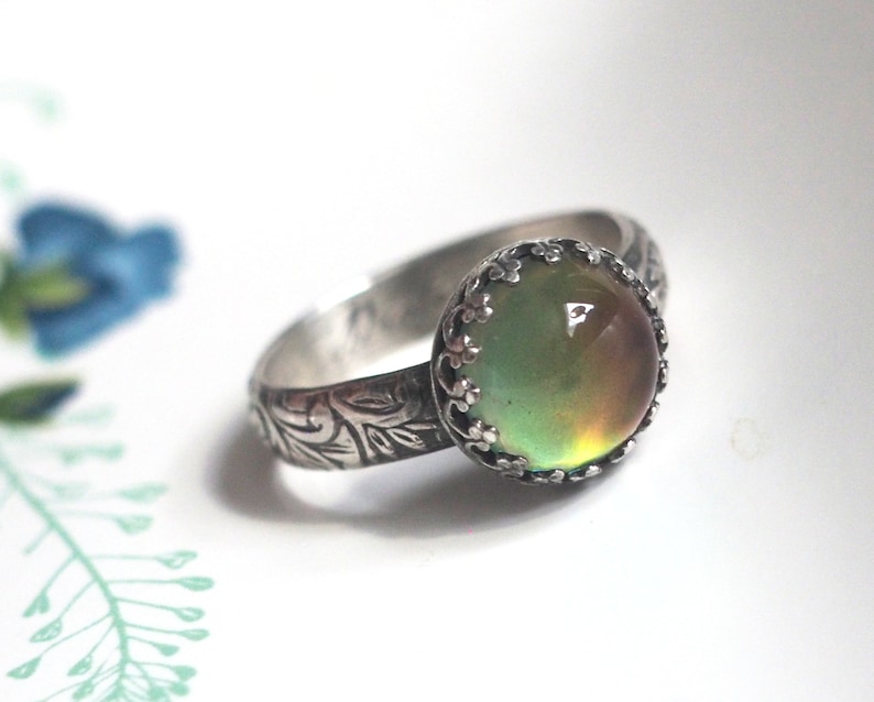 Medium Mood Ring with Floral Band in Antiqued Sterling Silver with Color Changing Stone image 4