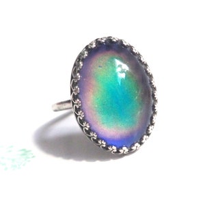 Classic Crown Mood Ring in Antiqued Sterling Silver with Color Changing Stone image 6