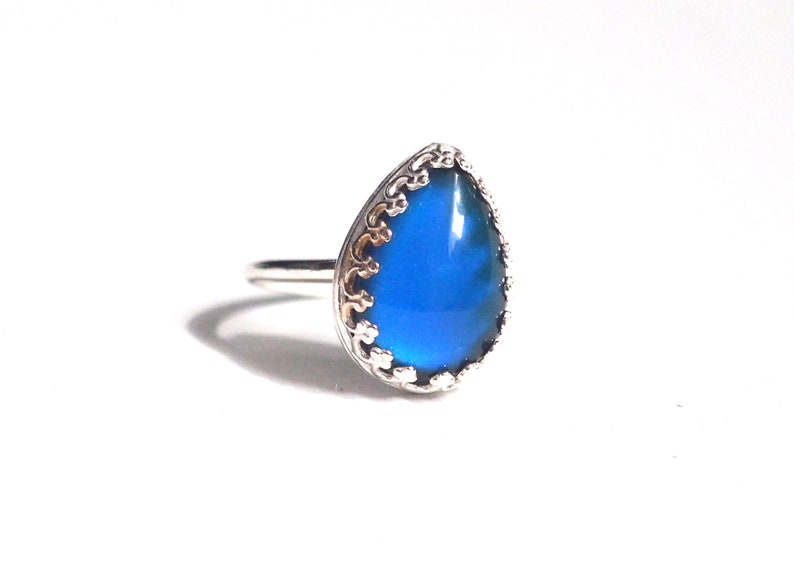 Medium Teardrop Mood Ring in Sterling Silver with Color Changing Stone image 5