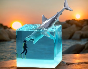 Hai & Taucher Epoxy Lampe | Marine Nachtlicht | Resin Kunst | Einzigartiges Ozean Geschenk