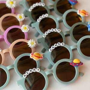 Benutzerdefinierte verschönerte Kinder-Sonnenbrille | Personalisierte Sport Sunnies | Benutzerdefinierte Name Kleinkind Brille | Lustige Kinderbrillen
