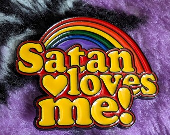 Spilla Satan Loves Me - Spilla gotica, estetica rosa strega e nera, accessorio di moda alternativo tagliente