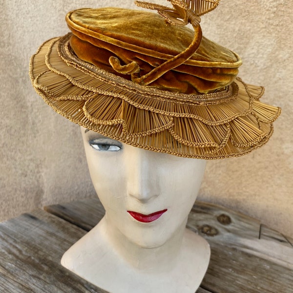 Vintage 1940s 1950s Straw Plate Hat w Butterfly Antenna OS