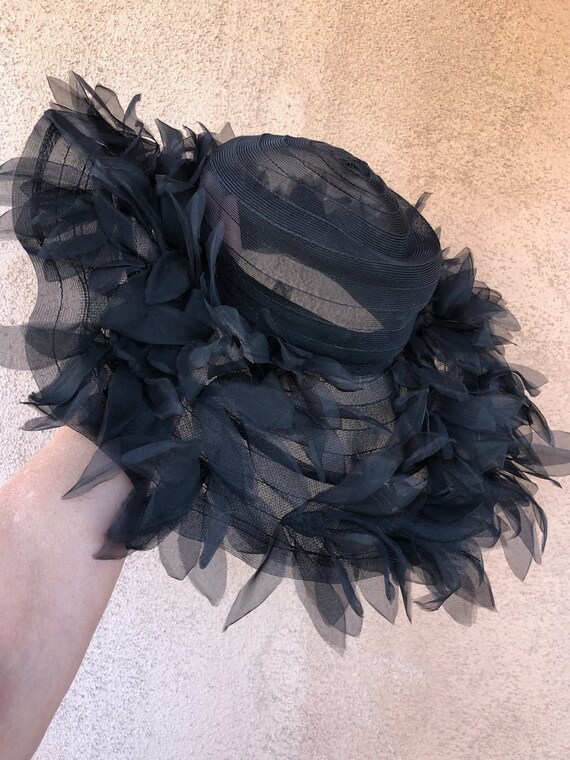 Vintage 1960s Black Saucer Hat w Ruffled Brim OS - image 6