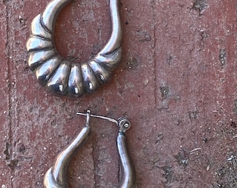 Vintage 1980s Silver Oval Hoop Earrings Pierced